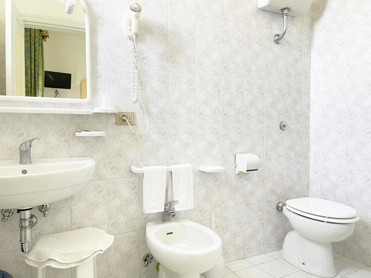 Hotel Reginella SantʼAgata sui Due Golfi Εξωτερικό φωτογραφία