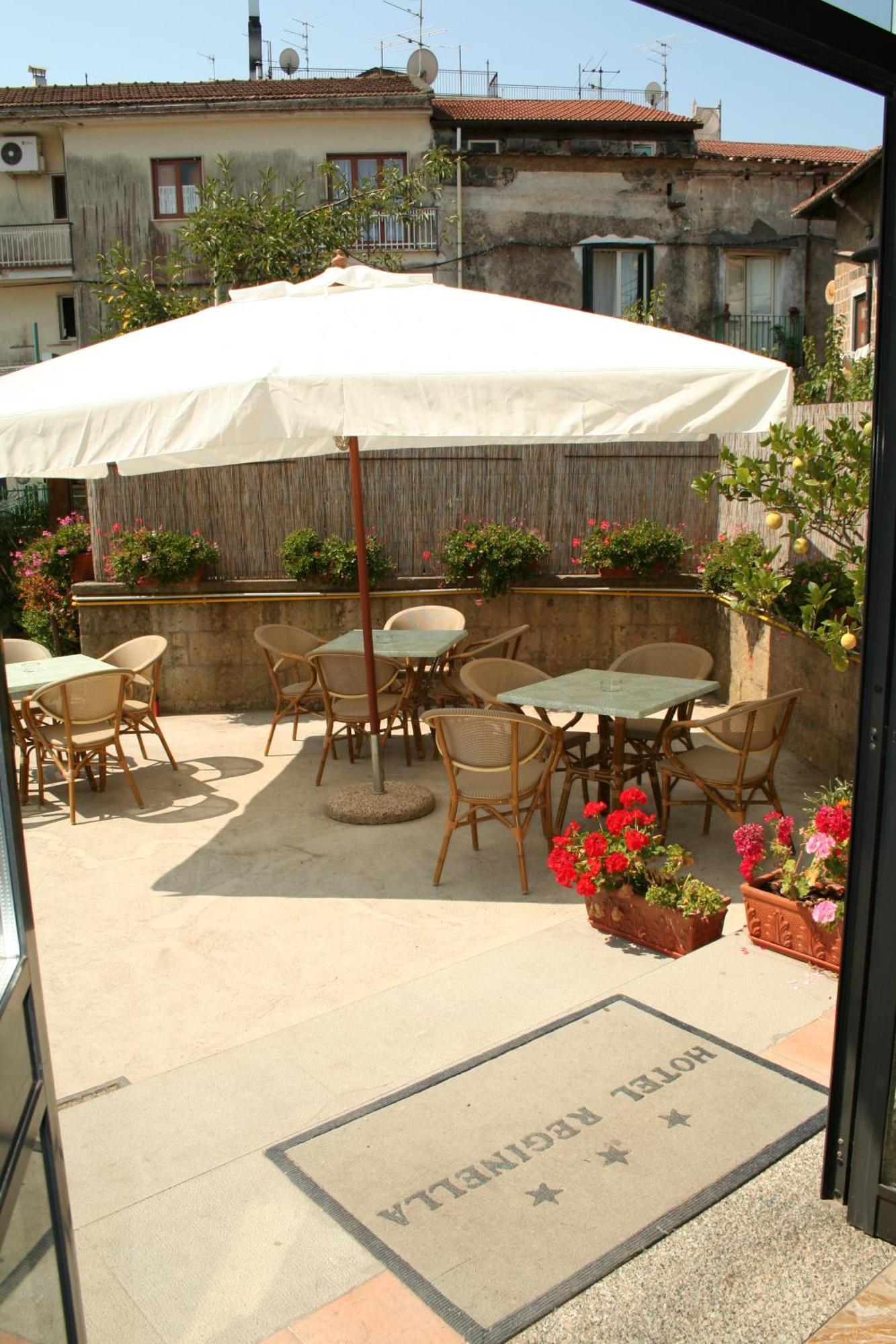 Hotel Reginella SantʼAgata sui Due Golfi Εξωτερικό φωτογραφία